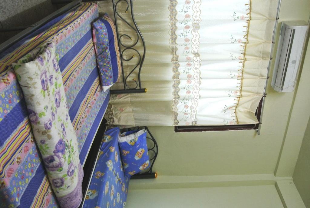 Q6 At 6 Hostel Bangkok Bagian luar foto