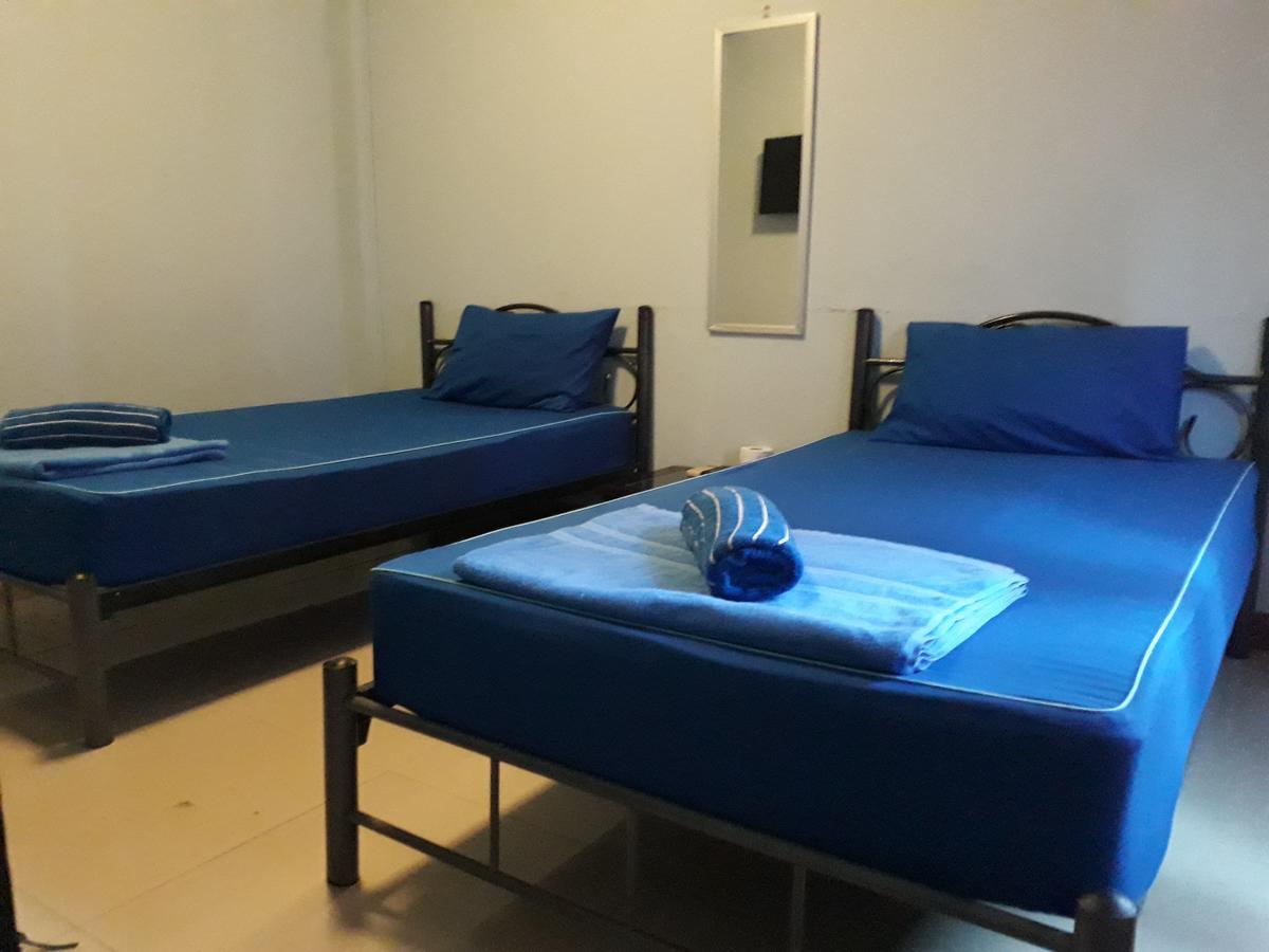 Q6 At 6 Hostel Bangkok Bagian luar foto